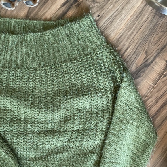 Off the shoulder sweater - Picture 2 of 3